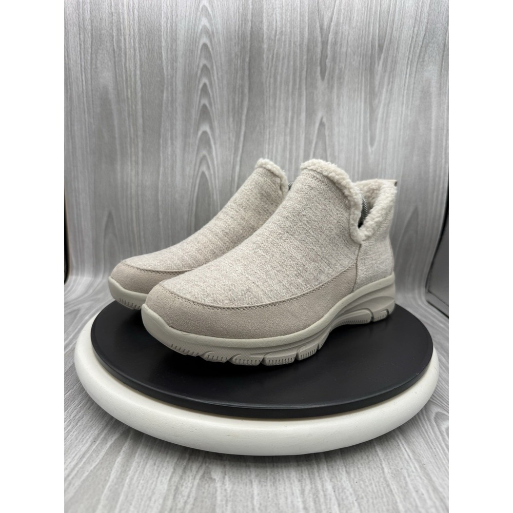 Skechers Relaxed Fit Easy Going Womens Size 9.5 Winter Kiss Beige Ankle Boots